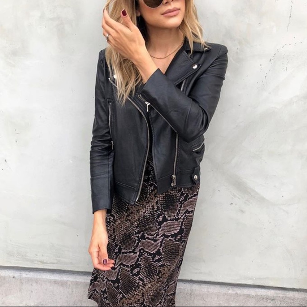 Iike new, snake print skirt.